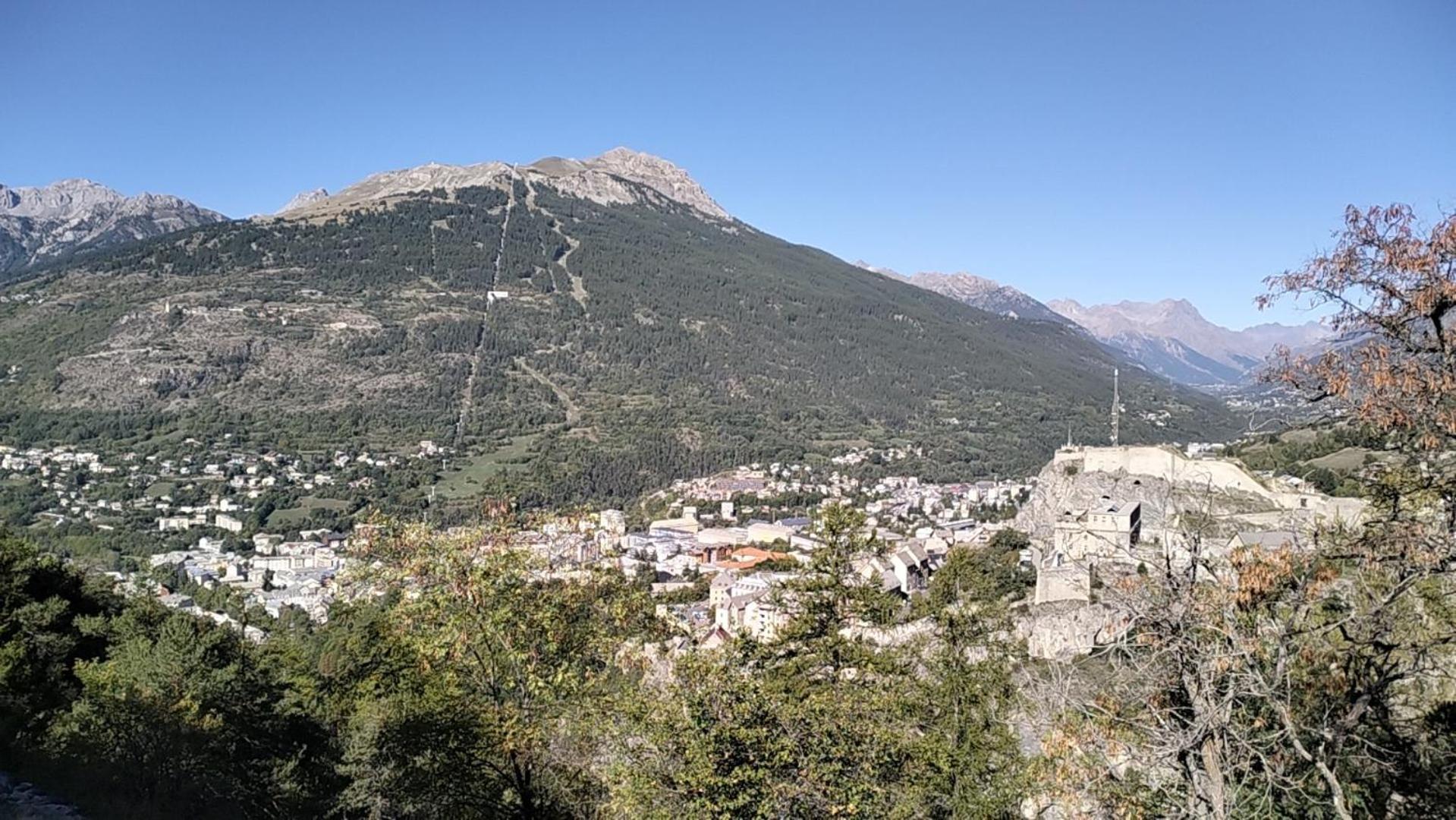 Le Guisanel Apartment Briançon Екстериор снимка